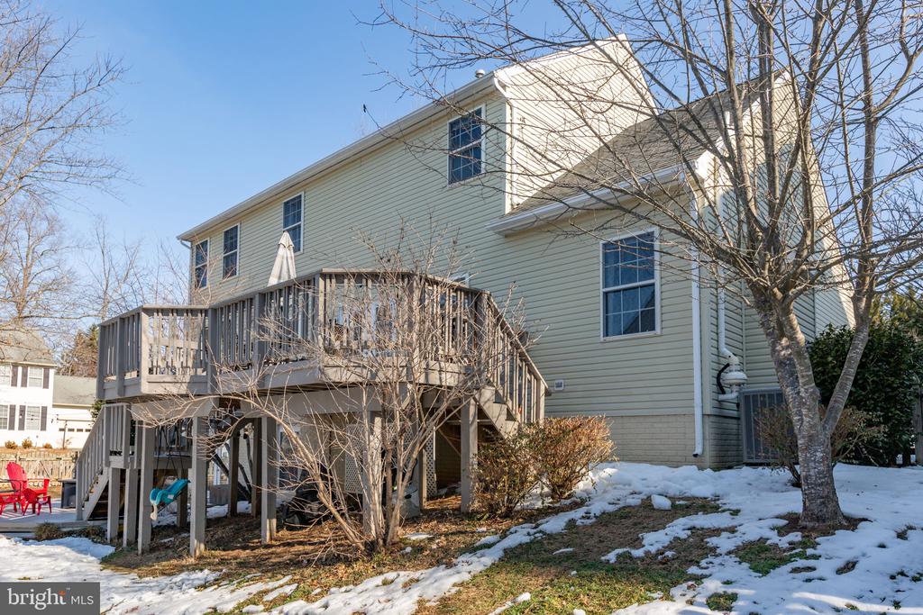 6 SUNSTONE DRIVE