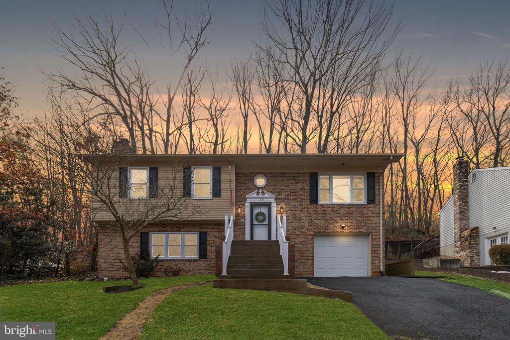 108 COLUMBUS COVE