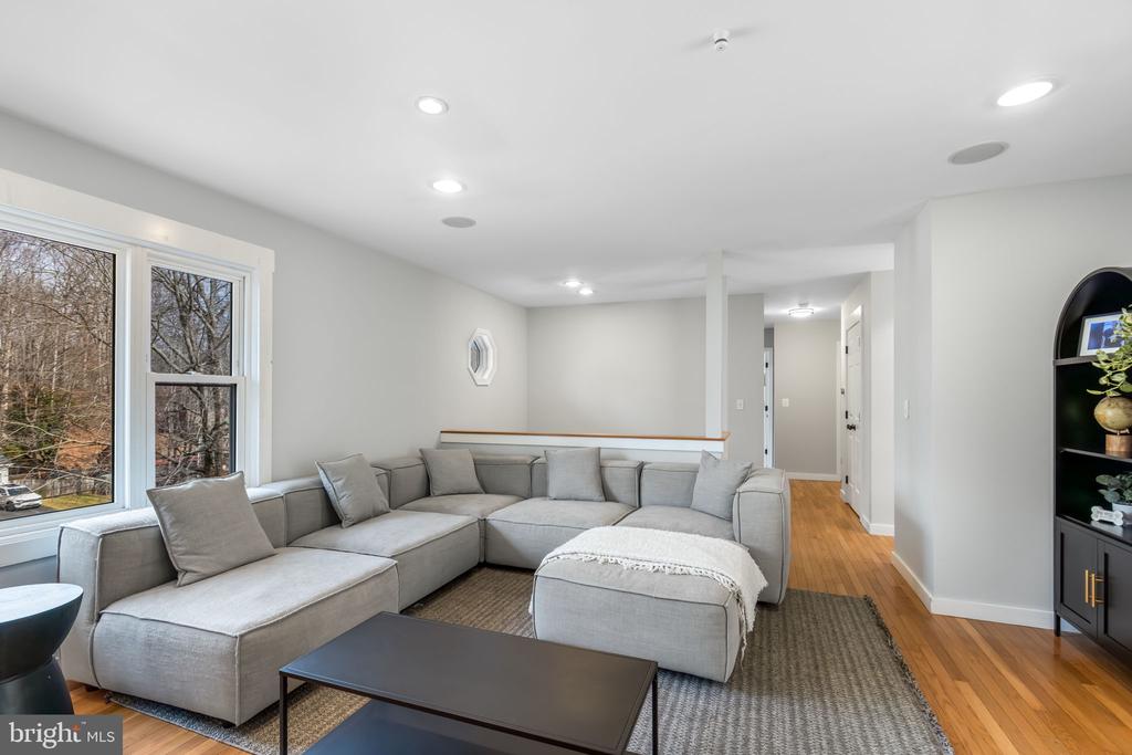 108 COLUMBUS COVE