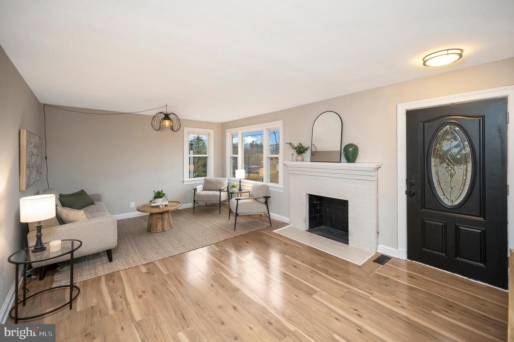 522 WHITE OAK ROAD