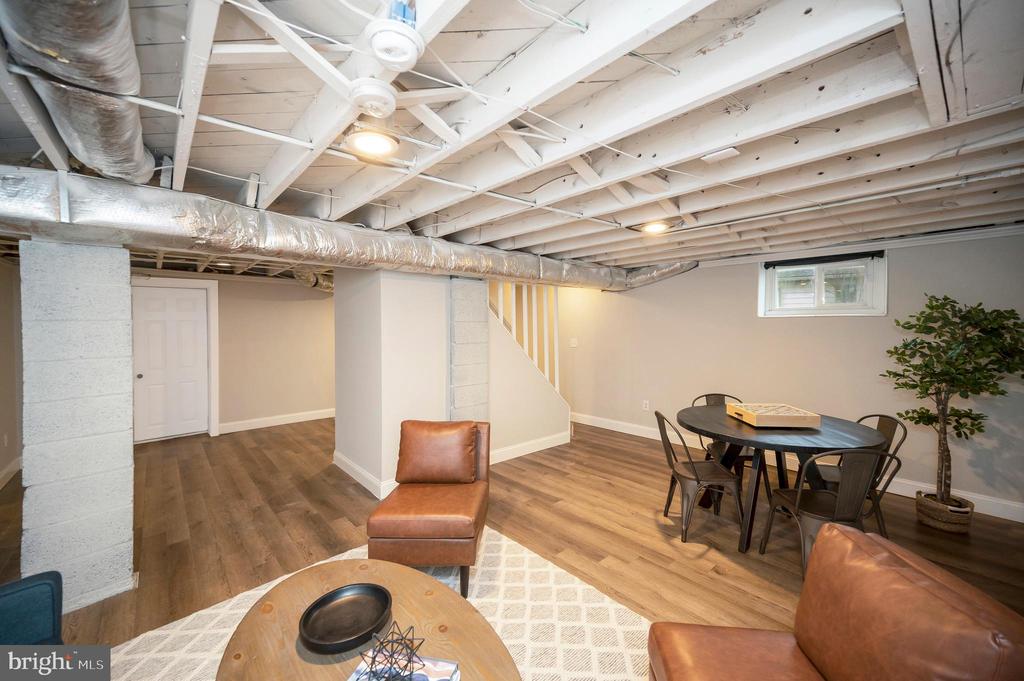 522 WHITE OAK ROAD