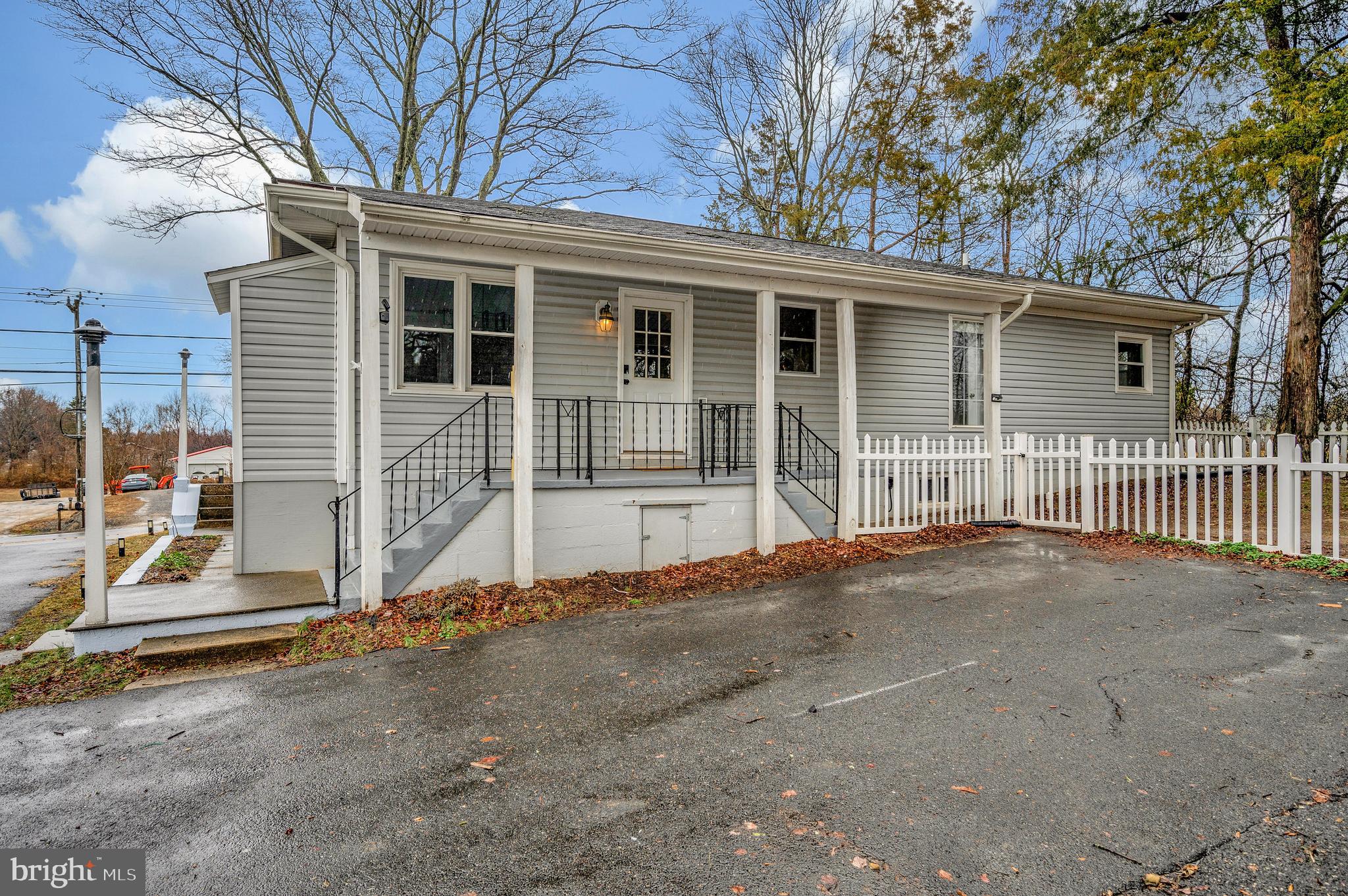522 WHITE OAK ROAD