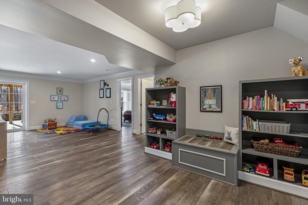 403 SMOKEBUSH DRIVE