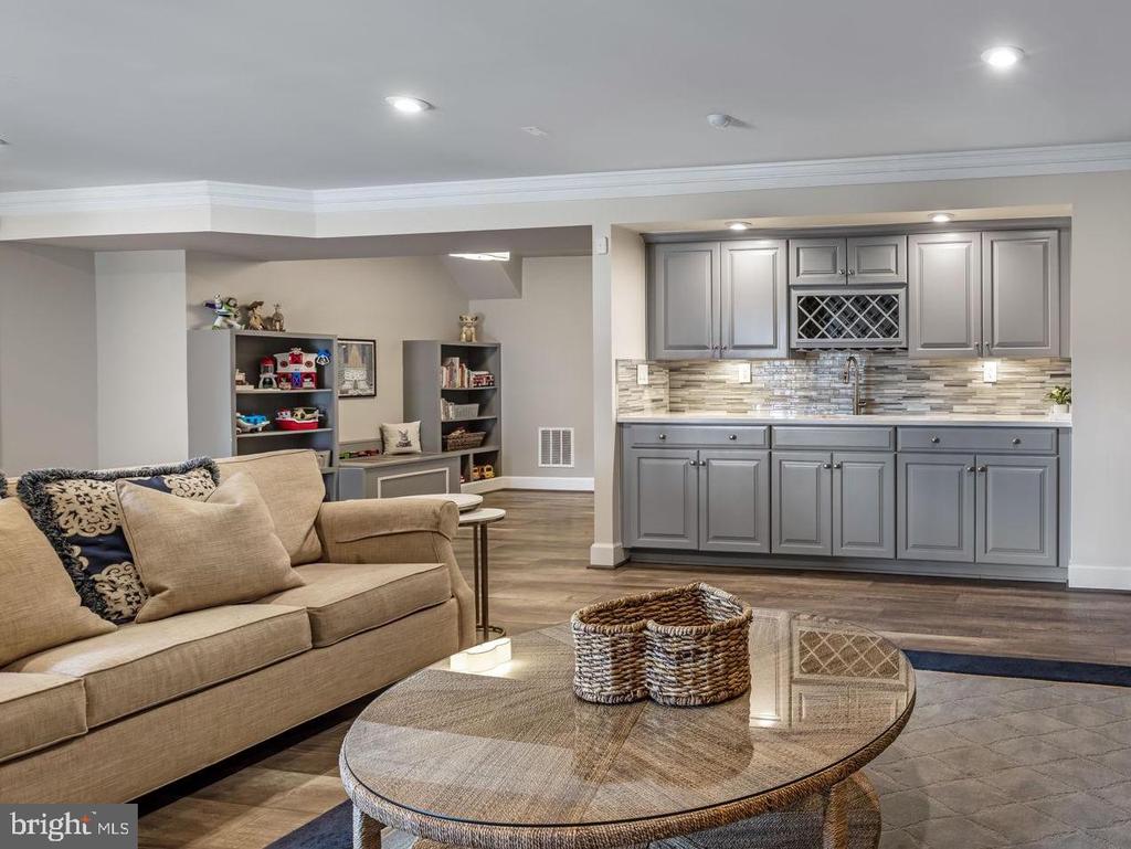 403 SMOKEBUSH DRIVE