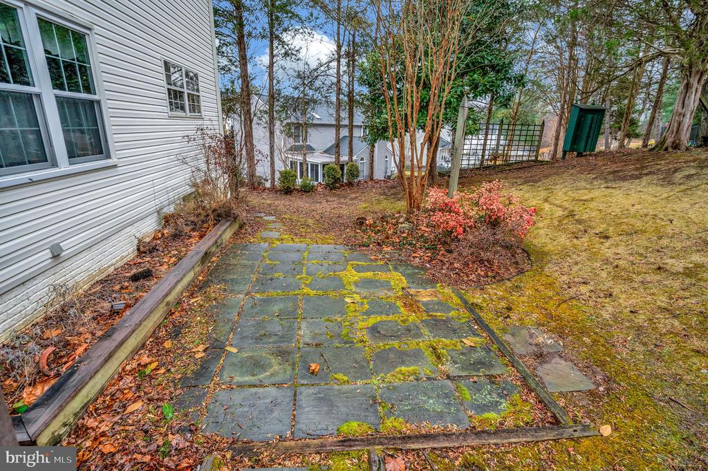 6 CLARK LANE