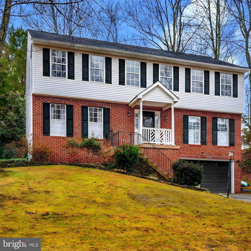 6 CLARK LANE