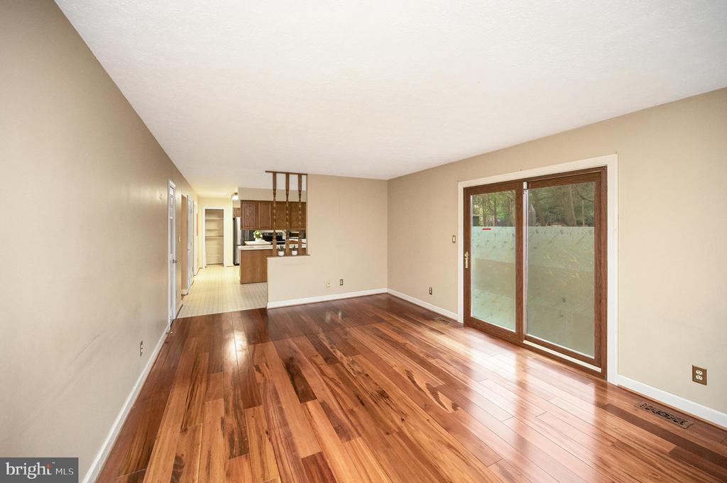 6 CLARK LANE