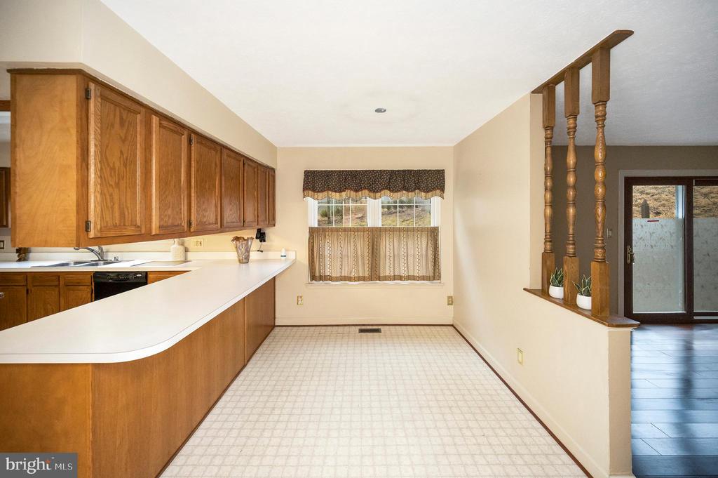 6 CLARK LANE
