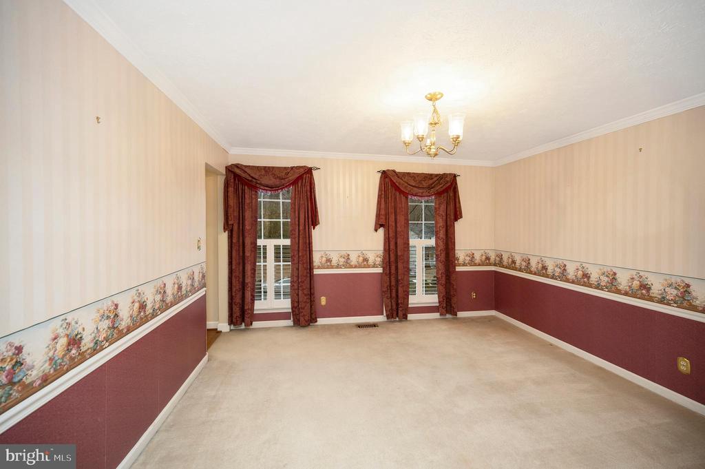 6 CLARK LANE