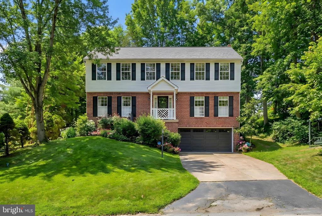 6 CLARK LANE