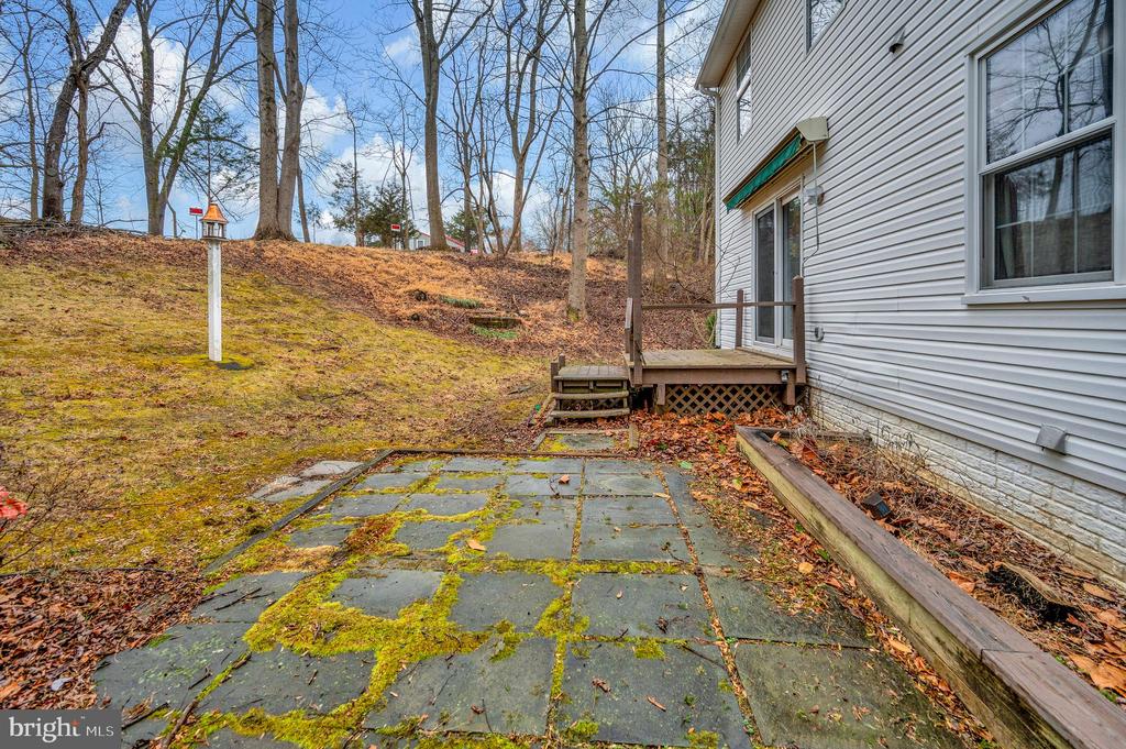 6 CLARK LANE