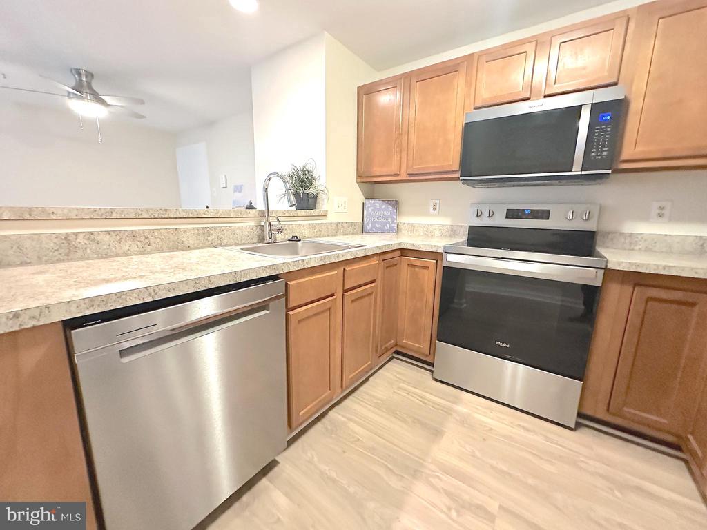 102 GROSVENOR LANE 102
