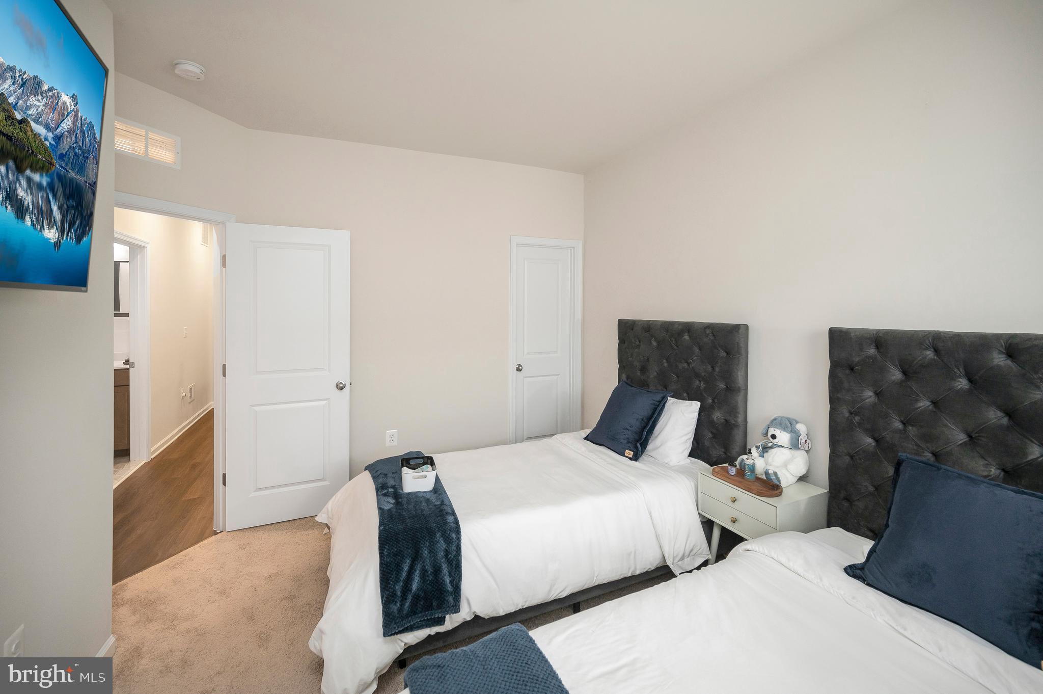 162 SHADED VALLEY COURT