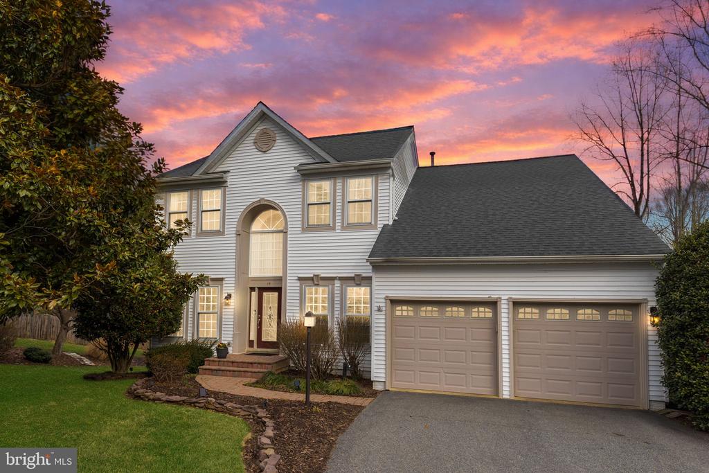12 WARWICK WAY
