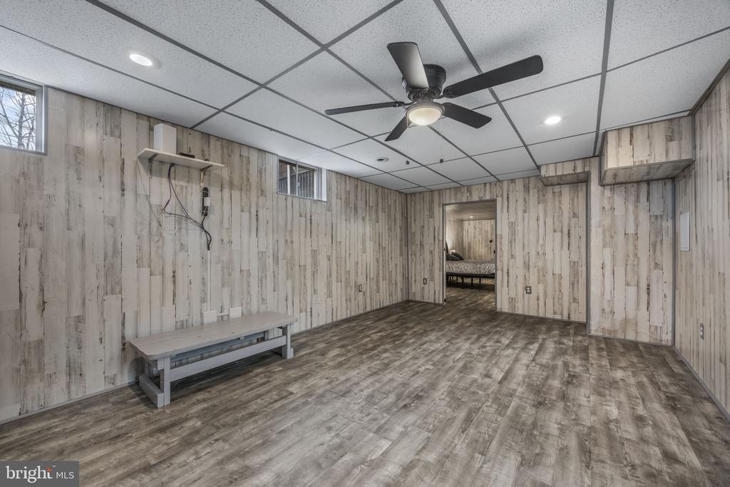 3 SNOW MEADOW LANE
