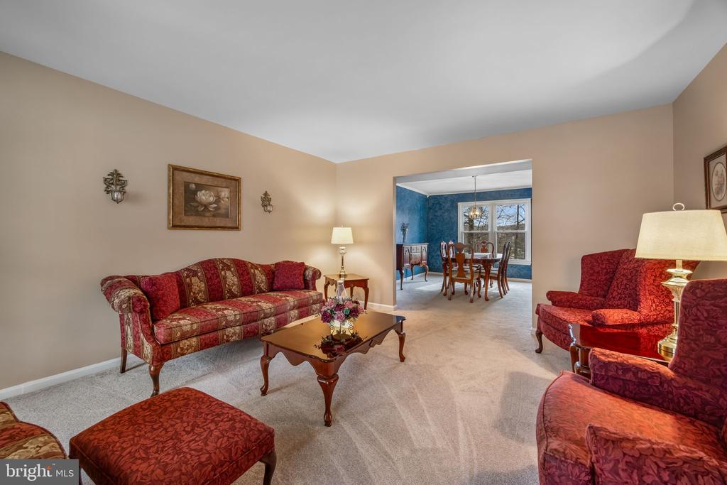 3 SNOW MEADOW LANE