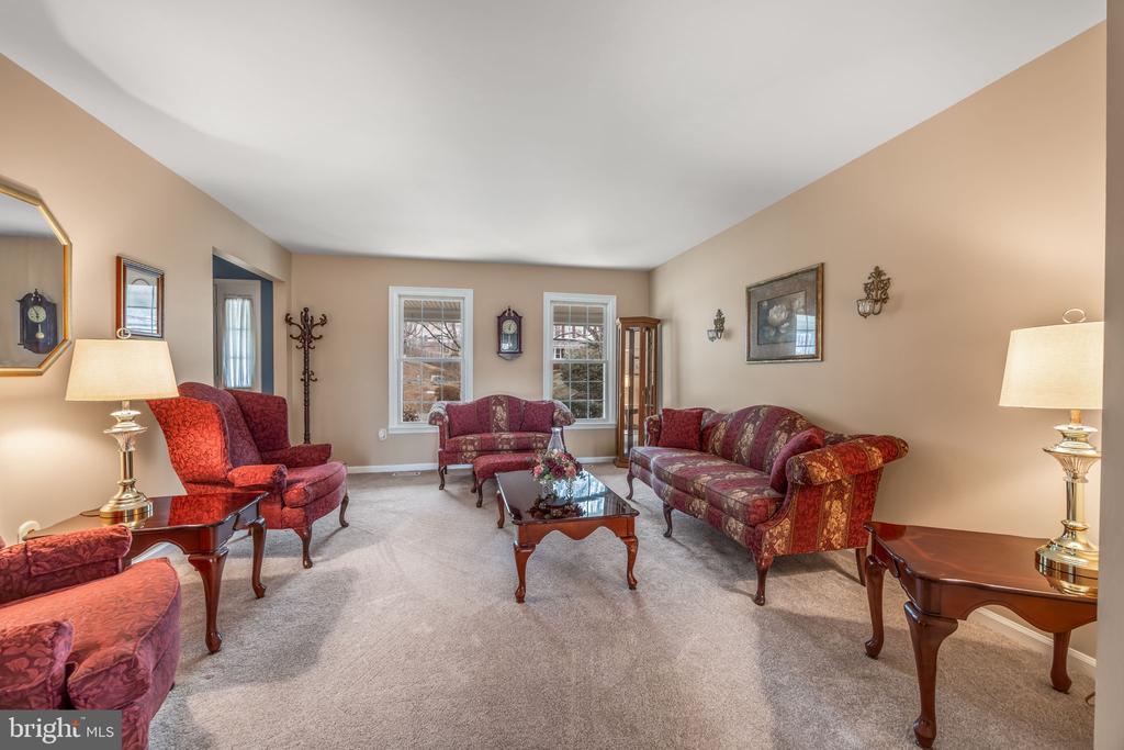 3 SNOW MEADOW LANE