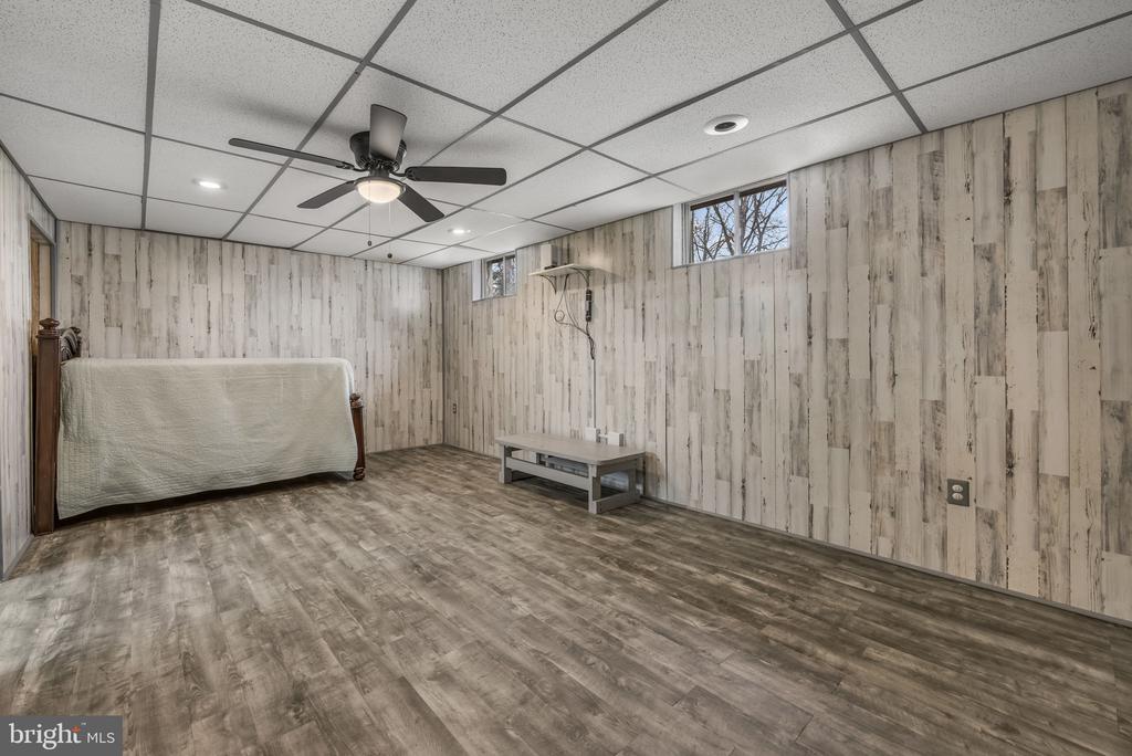 3 SNOW MEADOW LANE