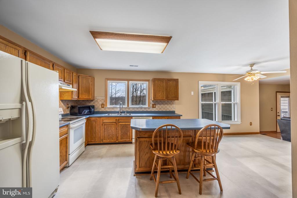 3 SNOW MEADOW LANE