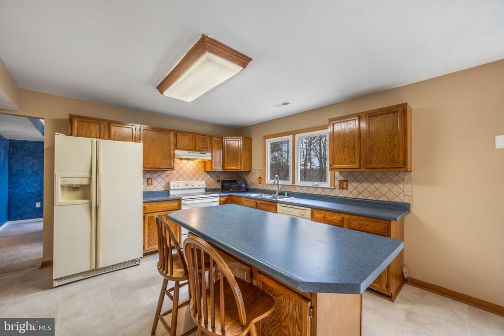 3 SNOW MEADOW LANE