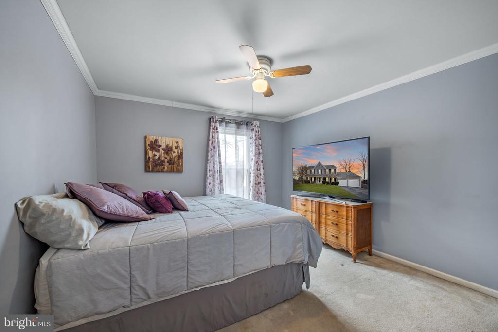 3 SNOW MEADOW LANE