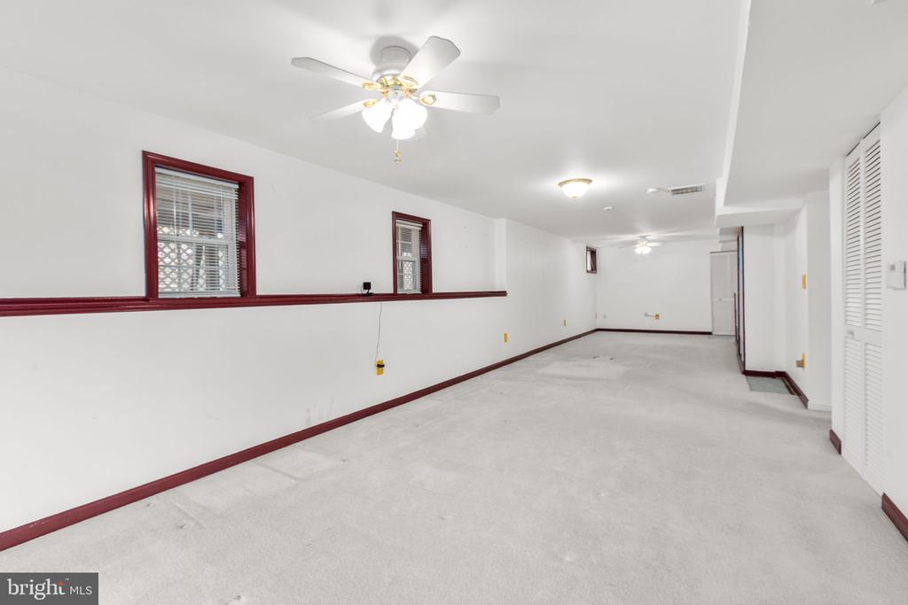 12 BELLS RIDGE DRIVE