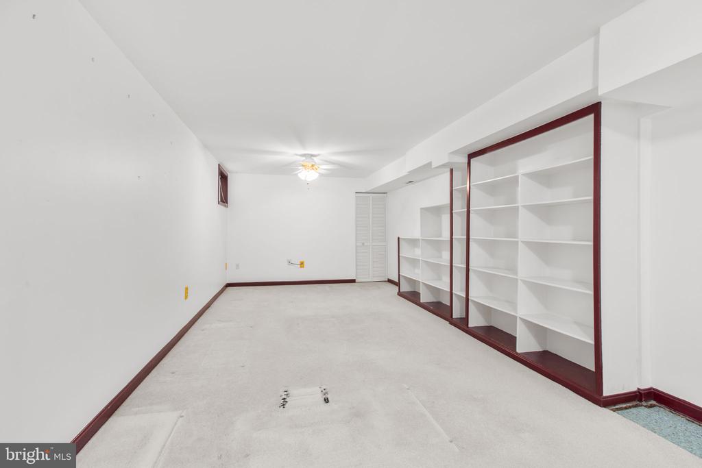 12 BELLS RIDGE DRIVE