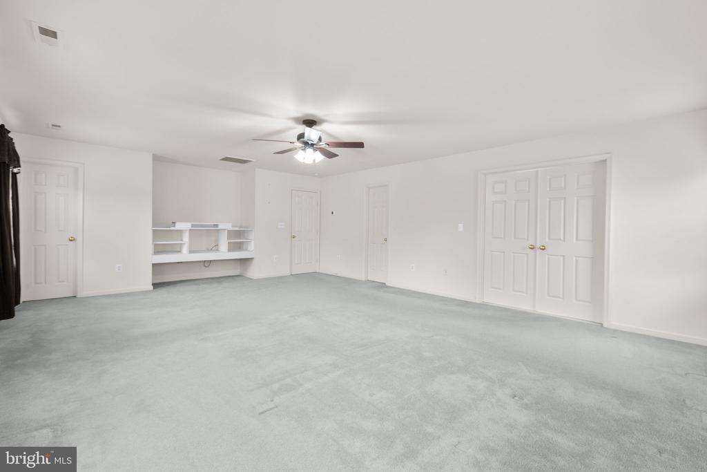 12 BELLS RIDGE DRIVE