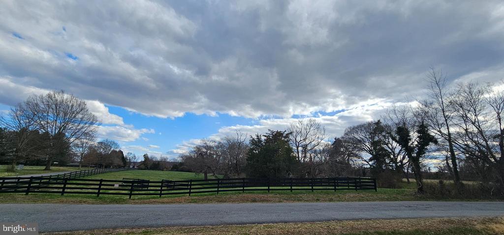 6 INDIAN POINT ROAD