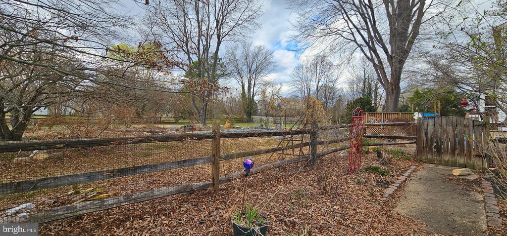 6 INDIAN POINT ROAD