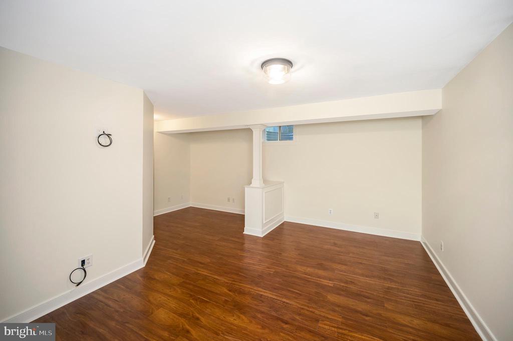 54 LIGHTFOOT DRIVE