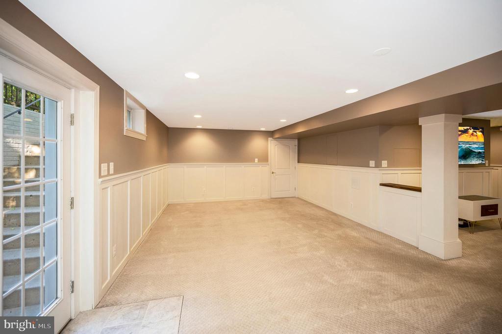 54 LIGHTFOOT DRIVE