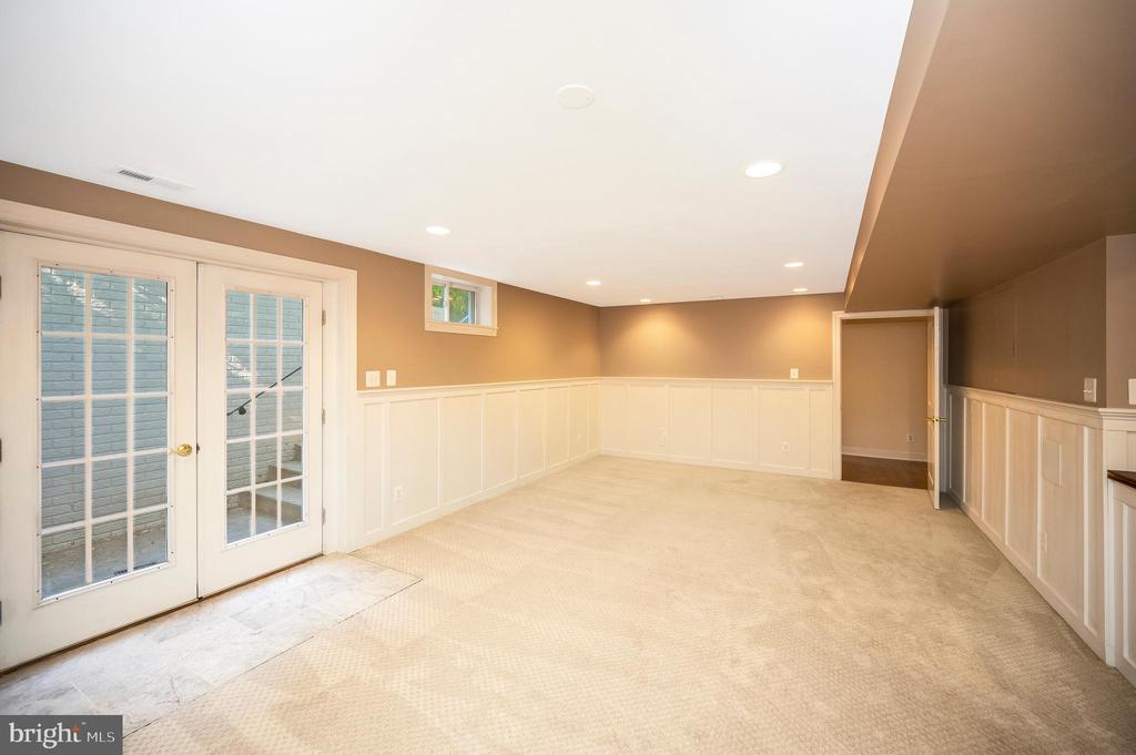 54 LIGHTFOOT DRIVE
