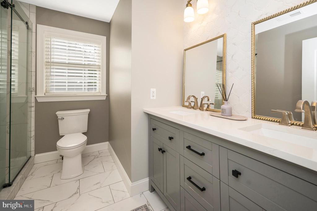 54 LIGHTFOOT DRIVE