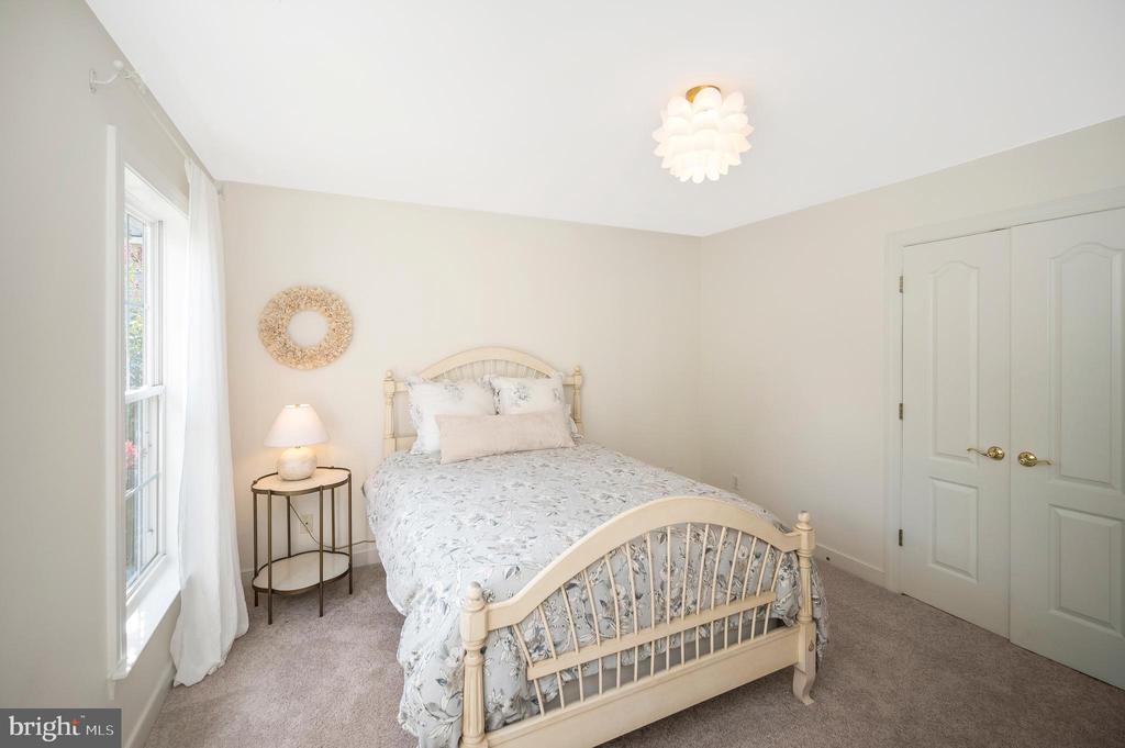 54 LIGHTFOOT DRIVE