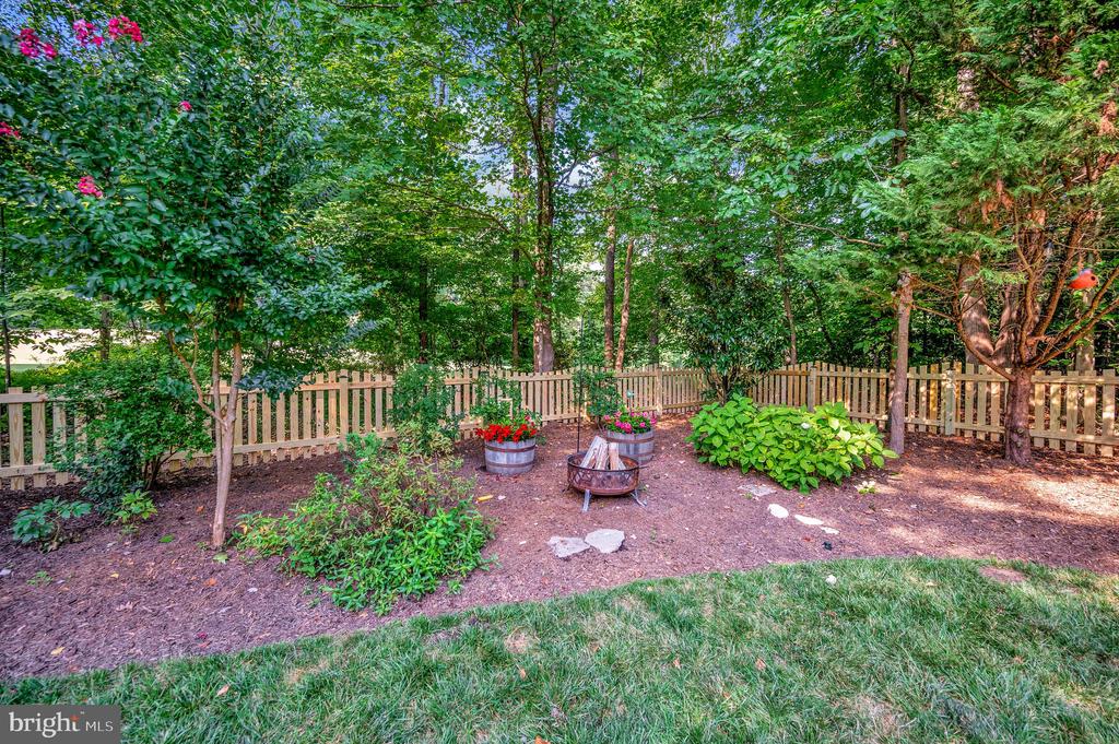 54 LIGHTFOOT DRIVE