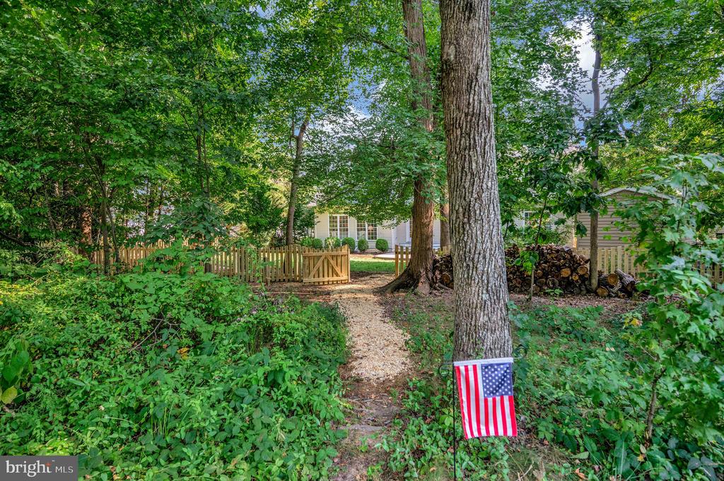 54 LIGHTFOOT DRIVE