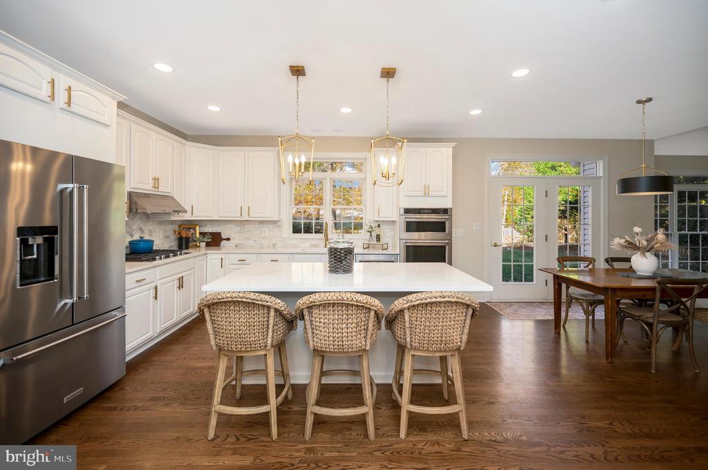 54 LIGHTFOOT DRIVE