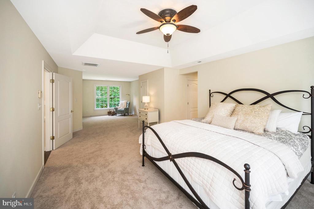 54 LIGHTFOOT DRIVE