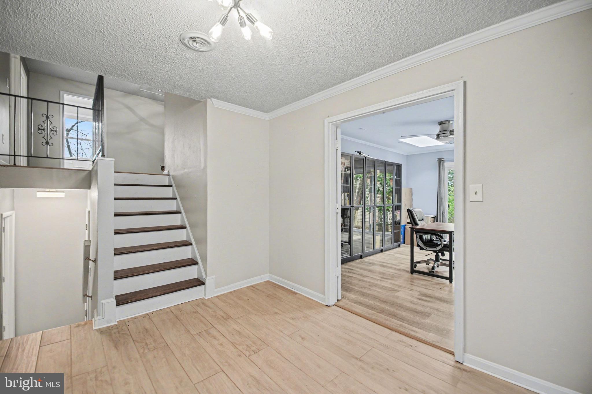 2030 VICTORIA DRIVE