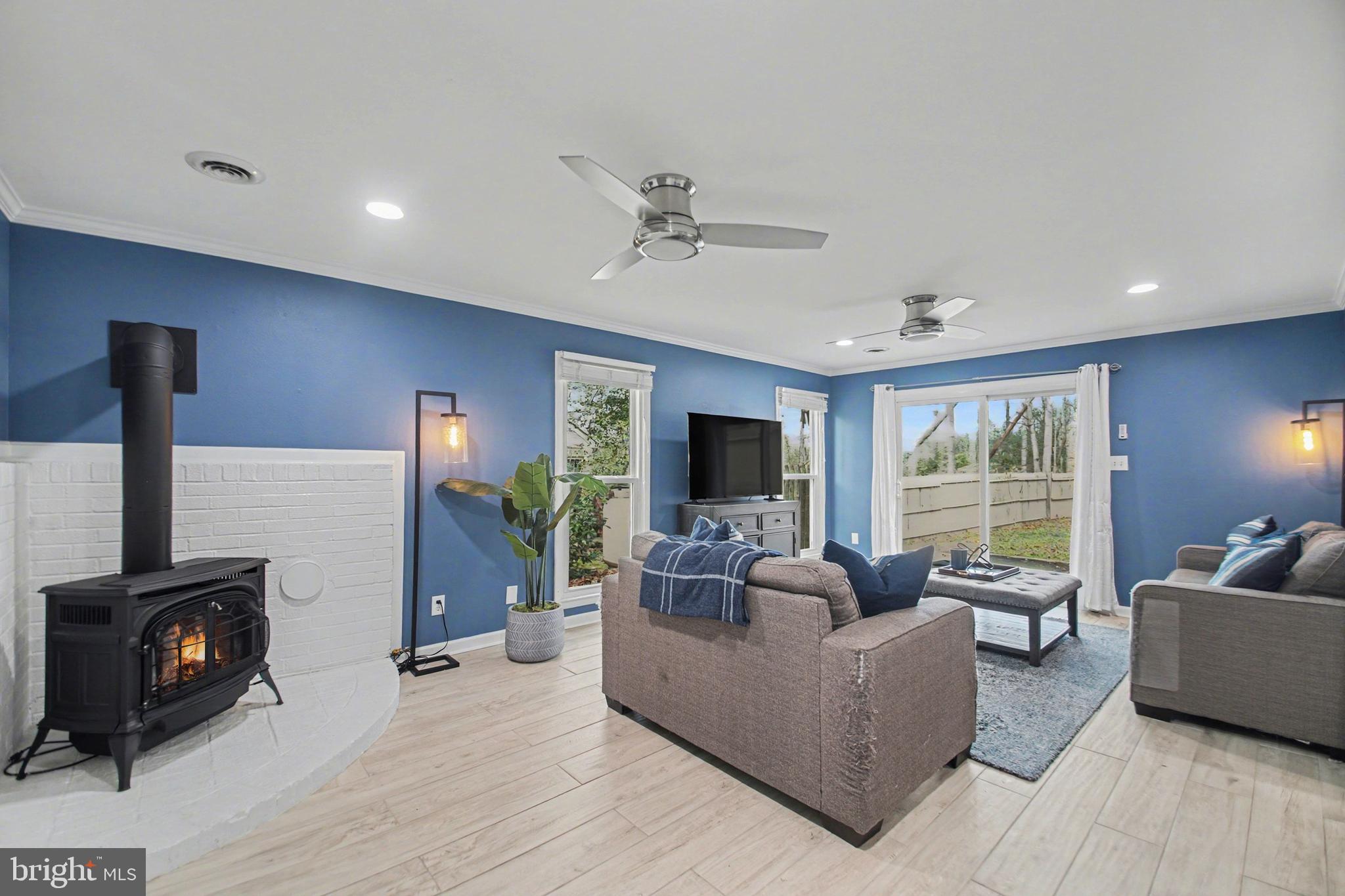 2030 VICTORIA DRIVE