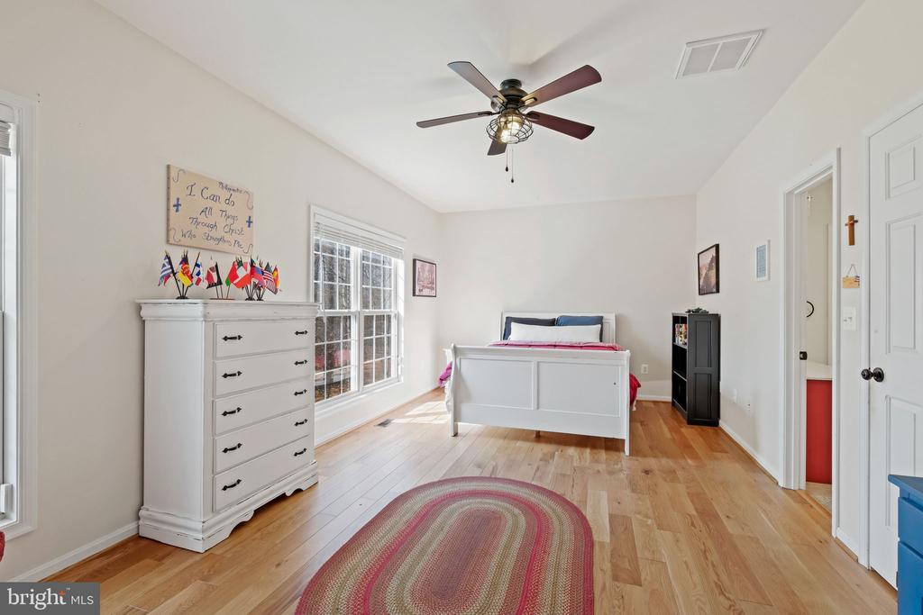 262 LONGWOOD DRIVE