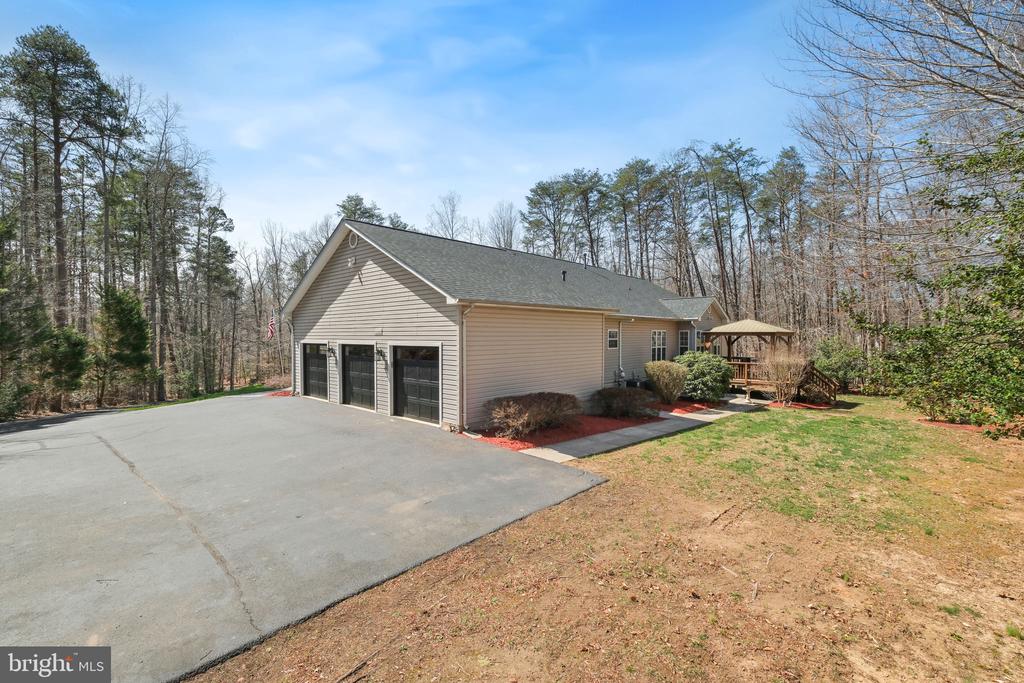 262 LONGWOOD DRIVE