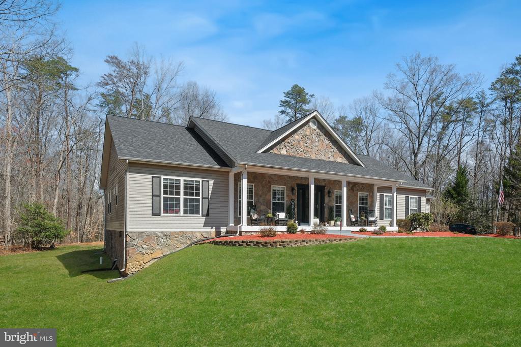 262 LONGWOOD DRIVE