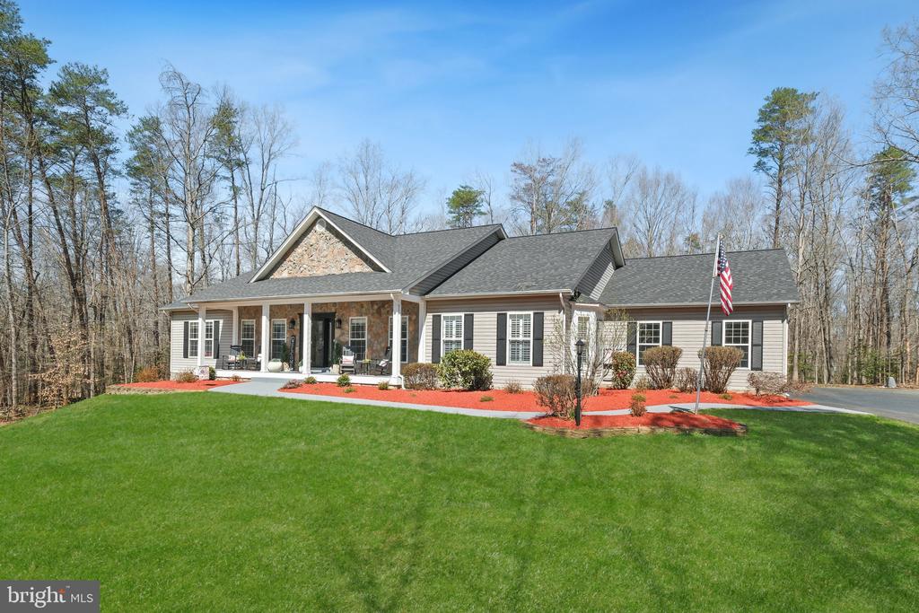 262 LONGWOOD DRIVE