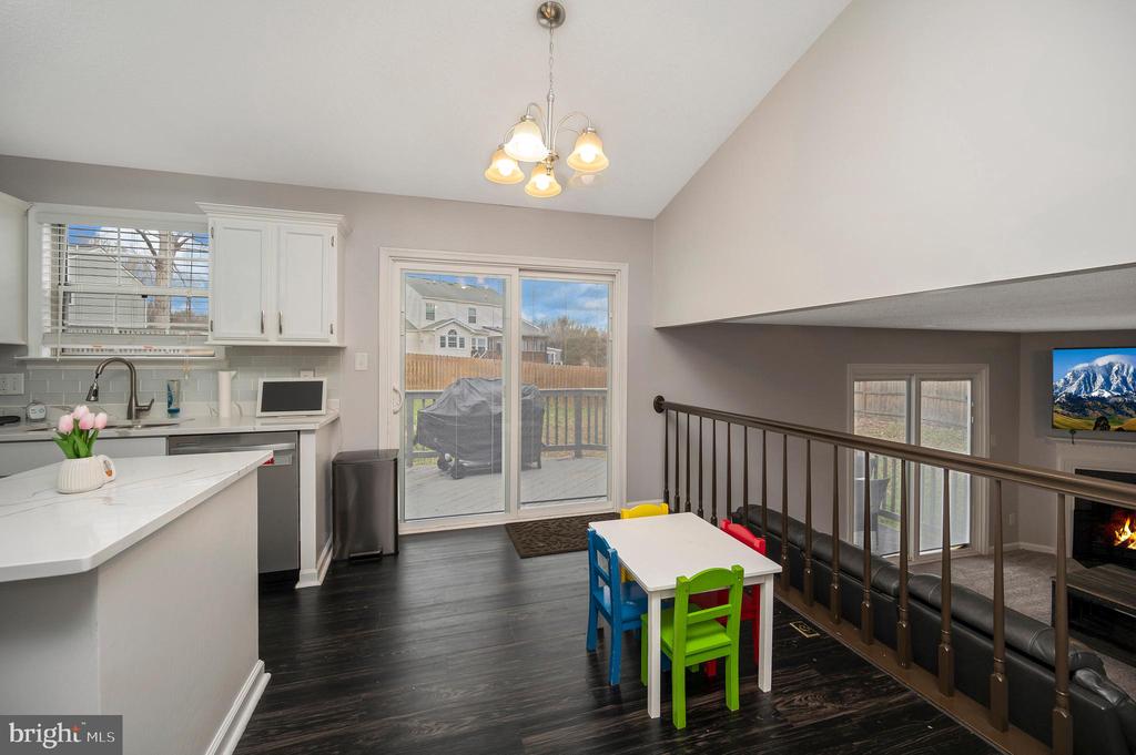 37 WOODS EDGE COURT