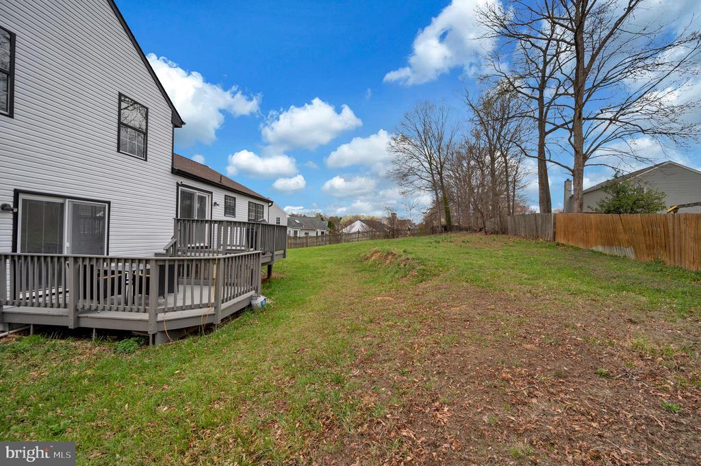 37 WOODS EDGE COURT