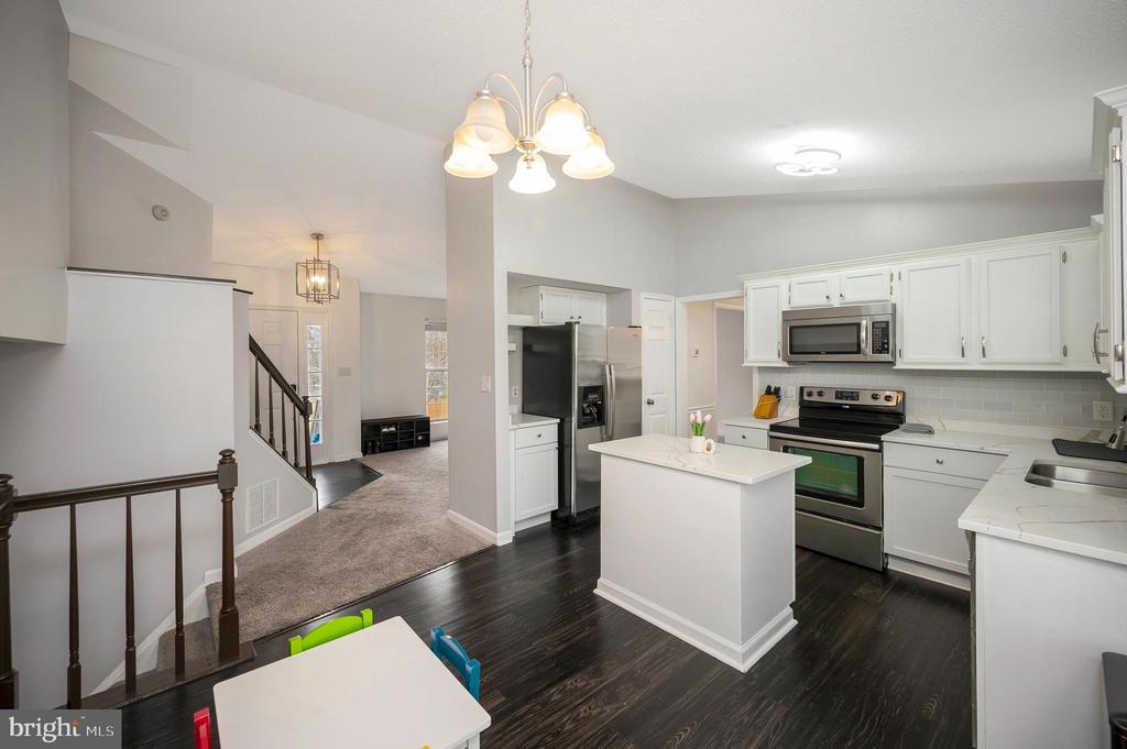 37 WOODS EDGE COURT