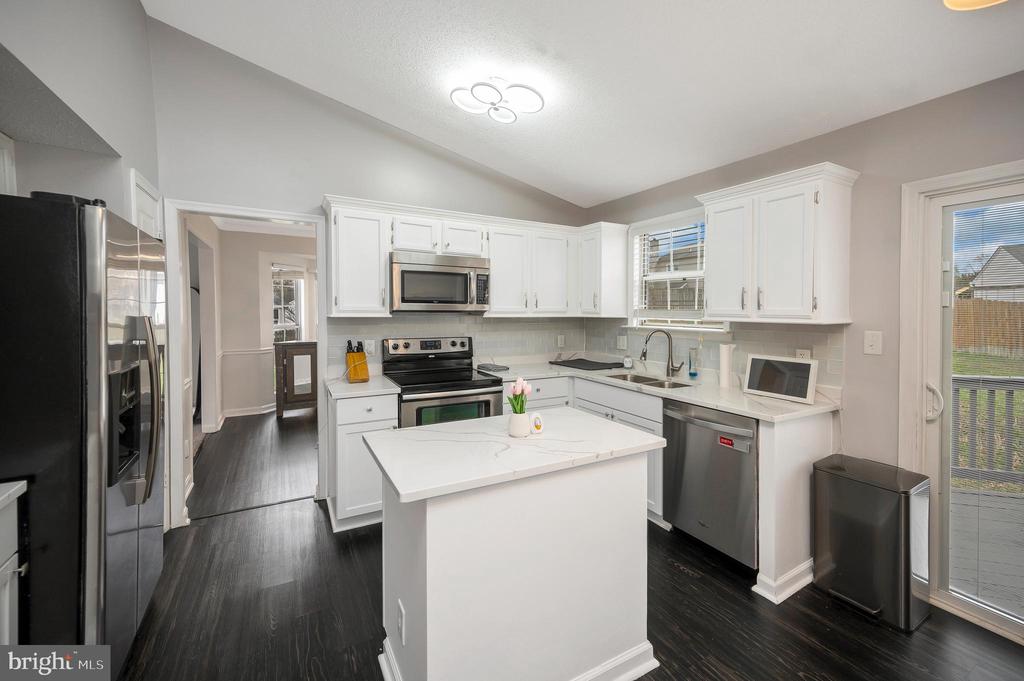 37 WOODS EDGE COURT