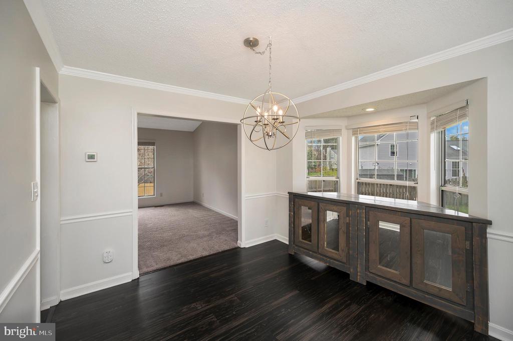 37 WOODS EDGE COURT